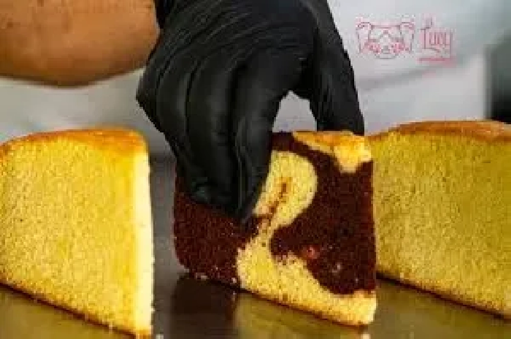 PEDAZOS DE TORTA LUCY 